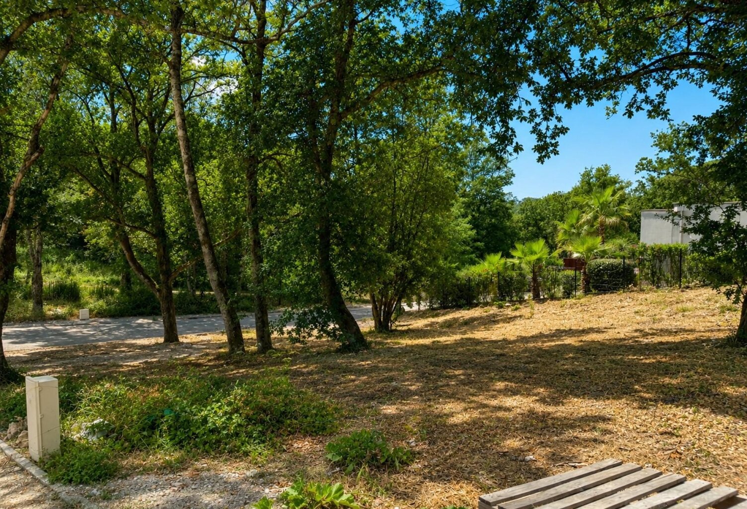 Terrain viabilisé de 847 m² sur les hauteurs de Bouliac — photo 1