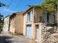 Maison de village en pierre avec jardin — photo 2