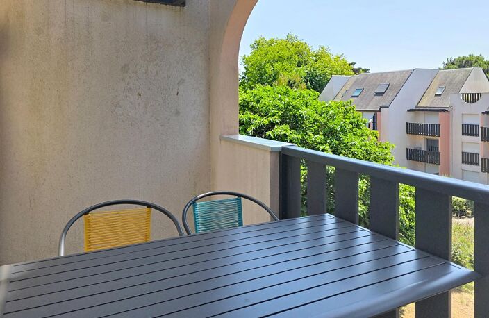 Beau duplex avec chambre et terrasse — photo 4