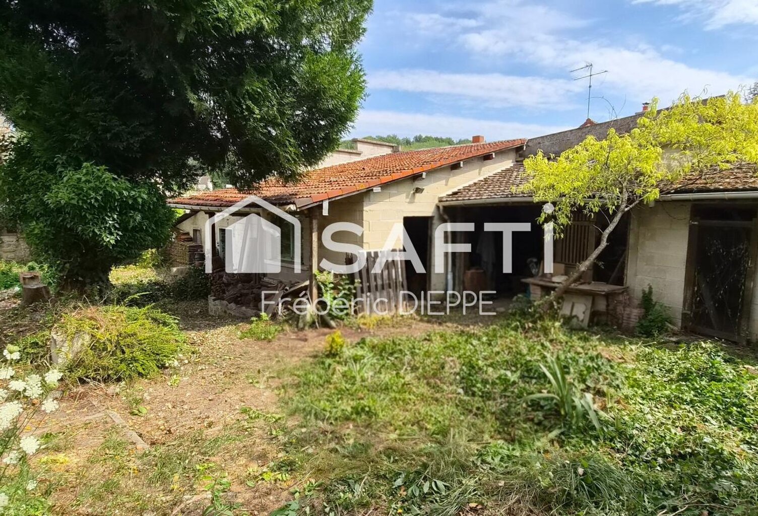Bâtiment à BELLEU à rénover entièrement — photo 1
