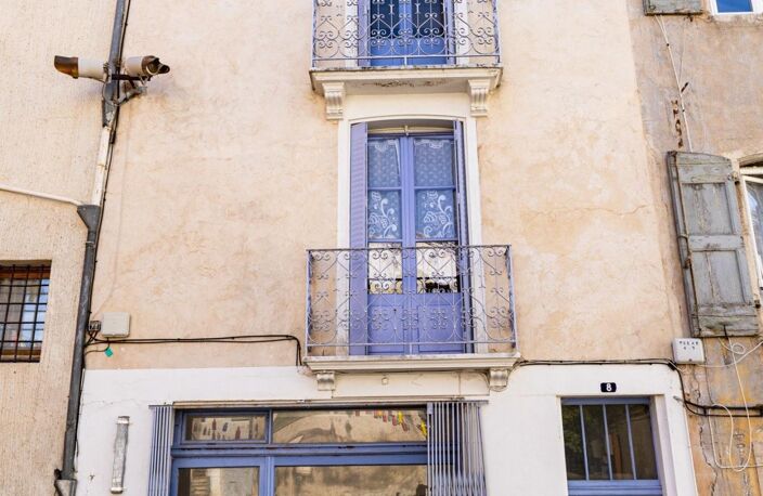 Immeuble en centre-ville avec garage et magasin — photo 3