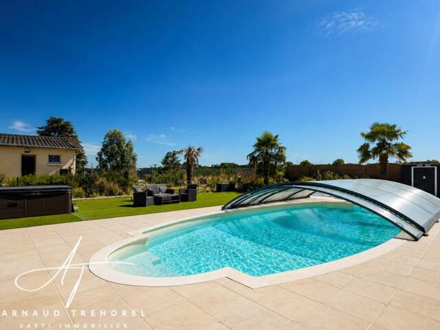 Maison 188 m²  4 chambres  Piscine  Dépendances — photo du bien