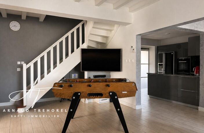 Maison 188 m²  4 chambres  Piscine  Dépendances — photo 4