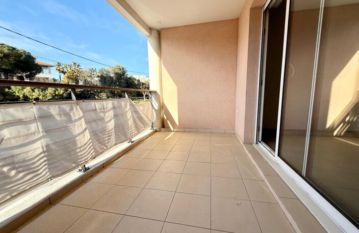 Saint Aygulf, appartement deux pièces 51m² centre-ville. — photo 2