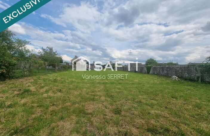 Terrain constructible de 1483 m² en plein cœur du Molay-Littry — photo 2