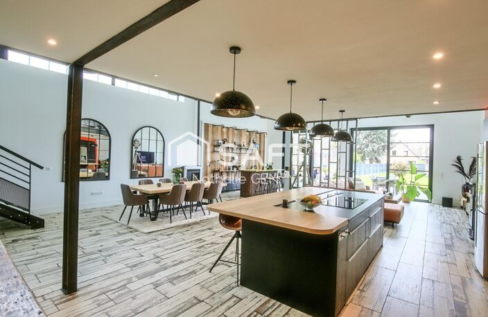 LOFT D'EXCEPTION AVEC JARDIN SUD ET DOUBLE GARAGE — photo 2