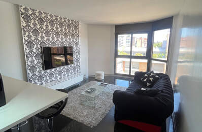 BEAU T2 MEUBLE HYPER CENTRE — photo du bien