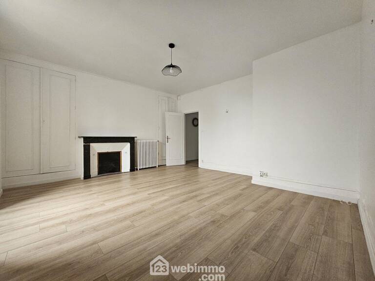 Appartement - 96m² - Laon — photo 1