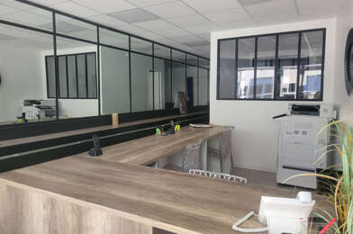 Commerce 3 pièces 890 €