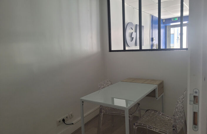 Location Local Commercial — photo 3