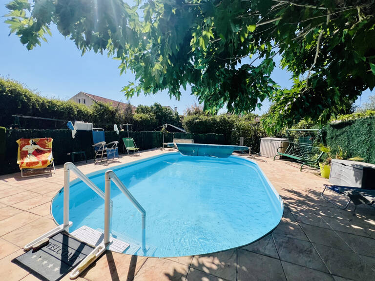 Vente villa 5 pièces de 140m2 avec piscine, garage et terrai — photo 1