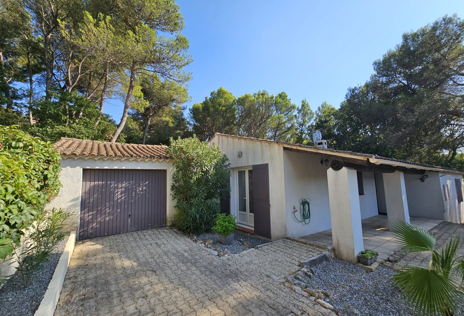 MAISON T4 DE PLAIN PIED sur 1195 M2 terrain et piscine — photo 1