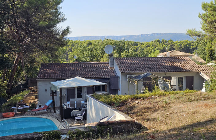 MAISON T4 DE PLAIN PIED sur 1195 M2 terrain et piscine — photo 3
