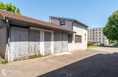 Centre-ville de Villefranche, plateau de 73 m² avec cave — photo du bien
