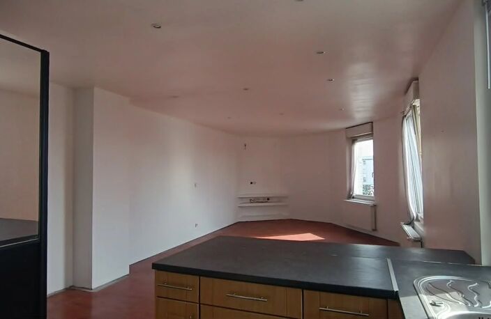 APPARTEMENT DUPLEX 2 CHAMBRES - QUARTIER SAINTE-CÉCILE — photo 2