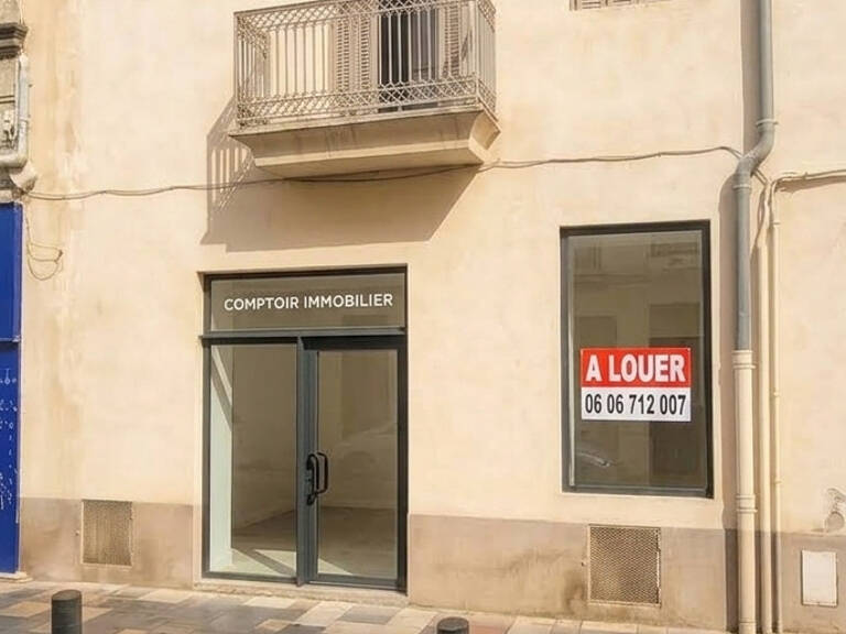 À louer   Local commercial idéalement situé au coeur de Nîmes — photo 1