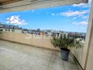 Location T3 Aix Les Bains avec superbe vue dégagée sur la ville et les montagnes — photo 3