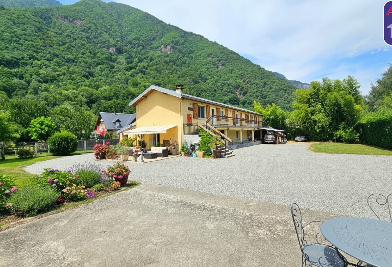 Vente maison 6 pièces 212 m² Bagnères-de-Luchon (31110) — photo 1