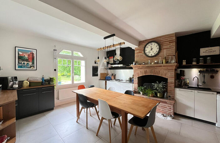 Grande maison de 200m² avec 5 chambres et dépendances sur St-Sulpice ! — photo 2
