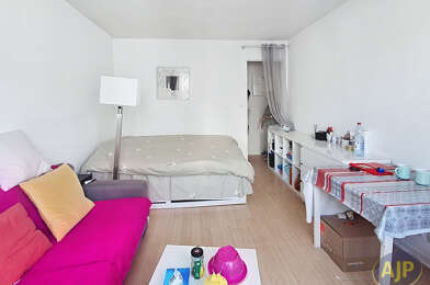 Appartement 1 pièces 700 €