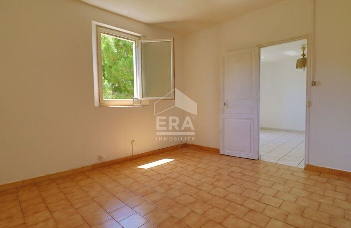 APPARTEMENT T2 - DERNIER ÉTAGE - TRAVERSANT - LUMINEUX - VUE DÉGAGÉE - TOIT-TERRASSE - AUCUNES CHARGES - FAIBLE TAXE FONCIÈRE - FORT POTENTIEL — photo 5