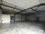 Location Local d'activités 358 m&sup2; — photo 2