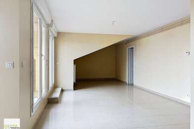 Appartement 4 pièces 242100 €