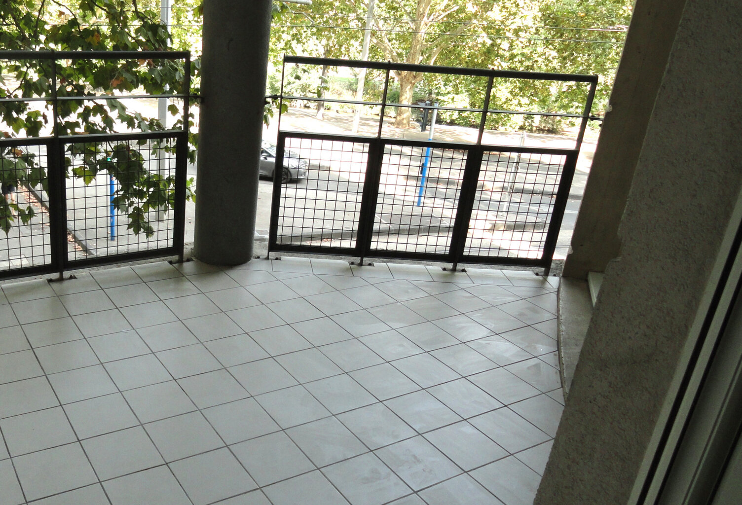 Appartement P1 avec terrasse MONTPELLIER quartier Port Marianne — photo 1