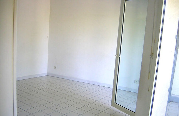 Appartement P1 avec terrasse MONTPELLIER quartier Port Marianne — photo 3