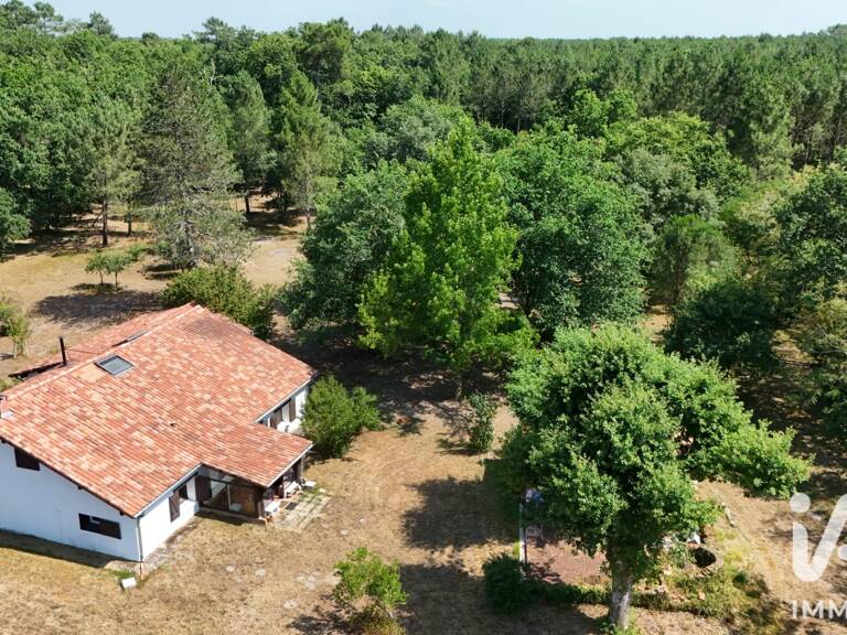 Vente Maison/villa 9 pièces — photo 1