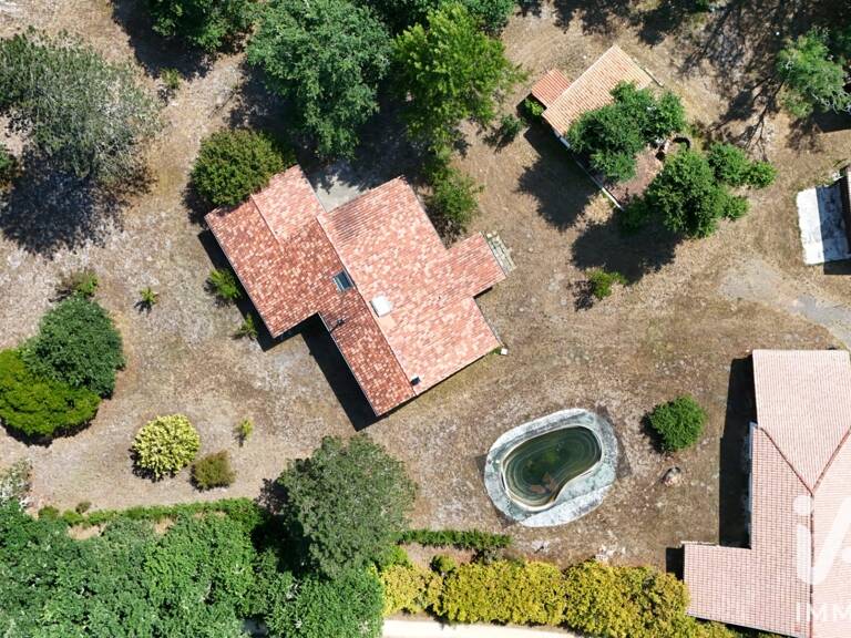 Vente Maison/villa 9 pièces — photo 1