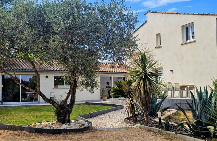 Maison familiale rénovée avec vie de plain-pied et terrain arboré — photo 2