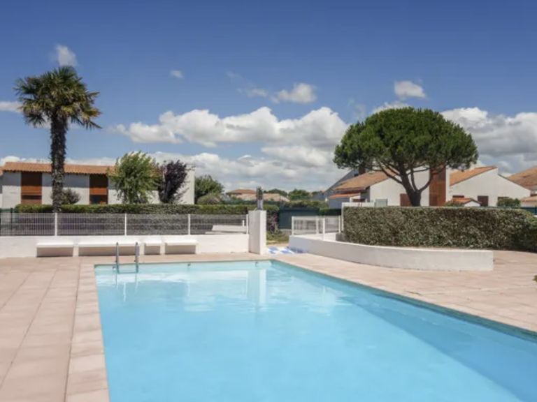 MAISON de VACANCES -  T2 RÉSIDENCE  AVEC PISCINE - SAINT PAL — photo 1