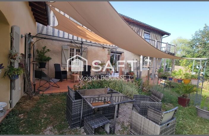 Ce bien à fort potentiel est situé dans un environnement verdoyant et paisible. Il dispose de terrasses, d'un puits, d'un atelier, d'abris couverts ainsi que d'un jardin arboré. — photo 3