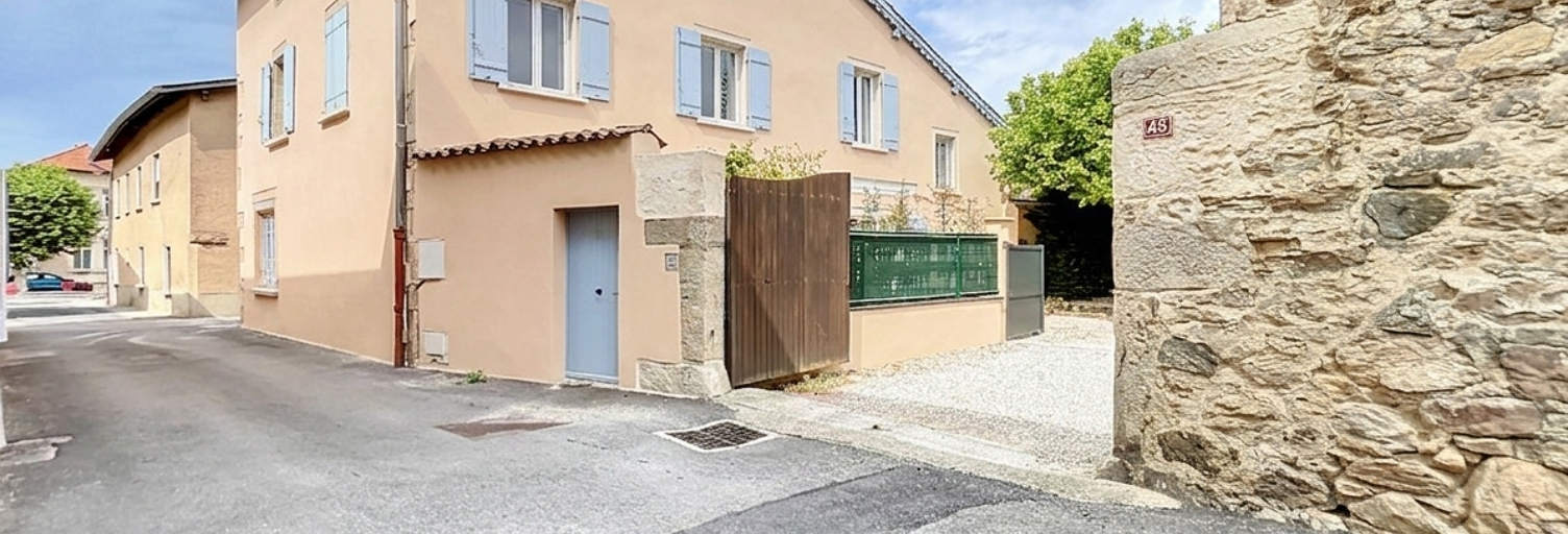 Maison 9 Pièces 235 m² à vendre à Taluyers (69440)