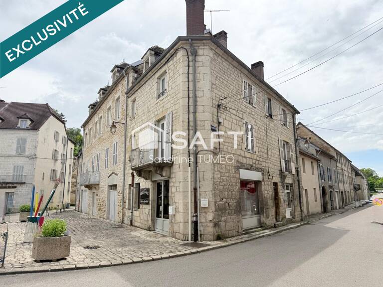 Immeuble de rapport avec local commercial loué et appartement duplex  Au cœur de Sellières — photo 1