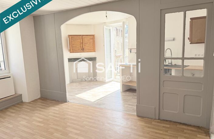 Immeuble de rapport avec local commercial loué et appartement duplex  Au cœur de Sellières — photo 2