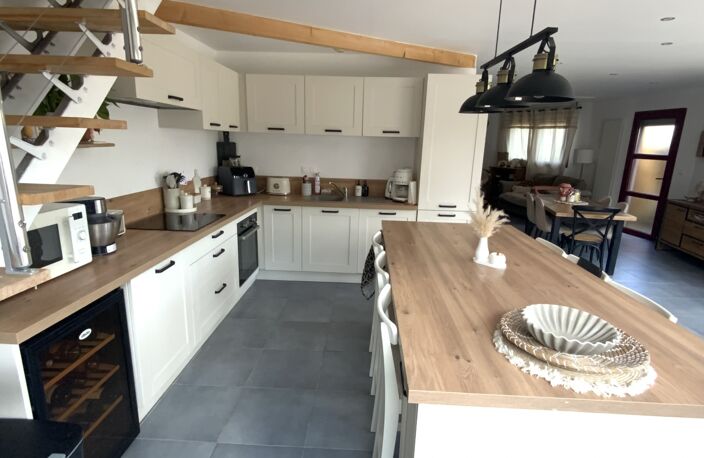 Vente Maison/villa 8 pièces — photo 3