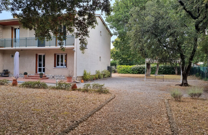 MAISON avec terrain et garage — photo 4