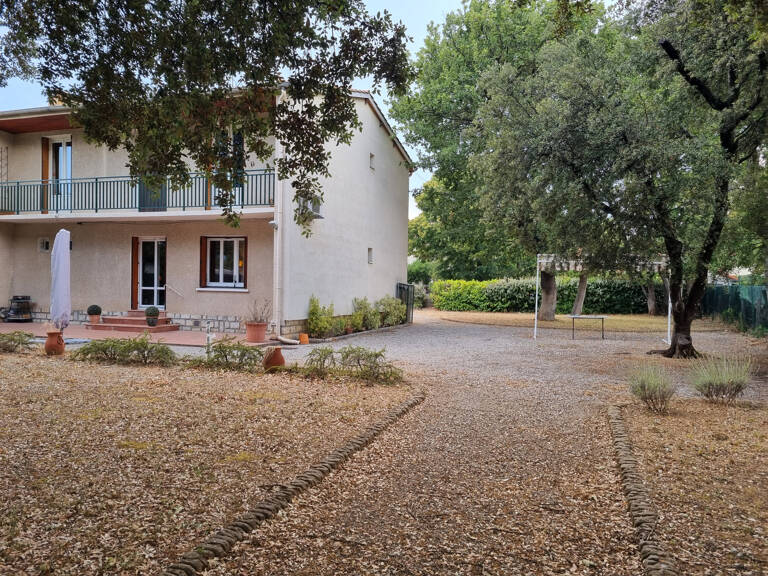 MAISON avec terrain et garage — photo 1