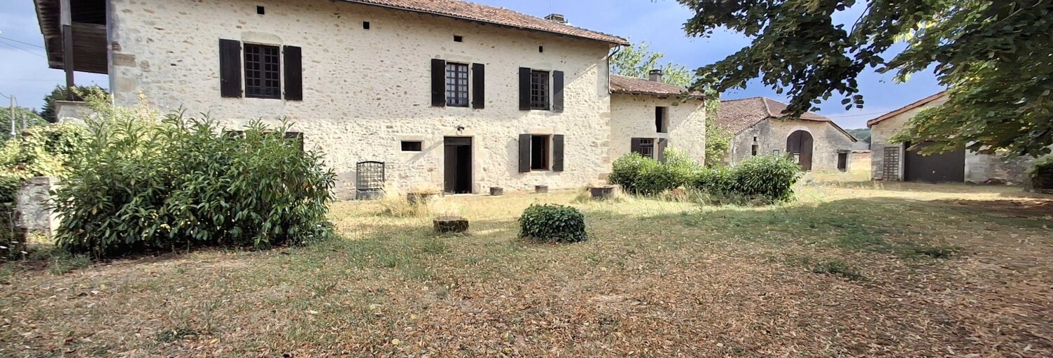Maison 6 Pièces 250 m² à vendre à Montbron (16220)