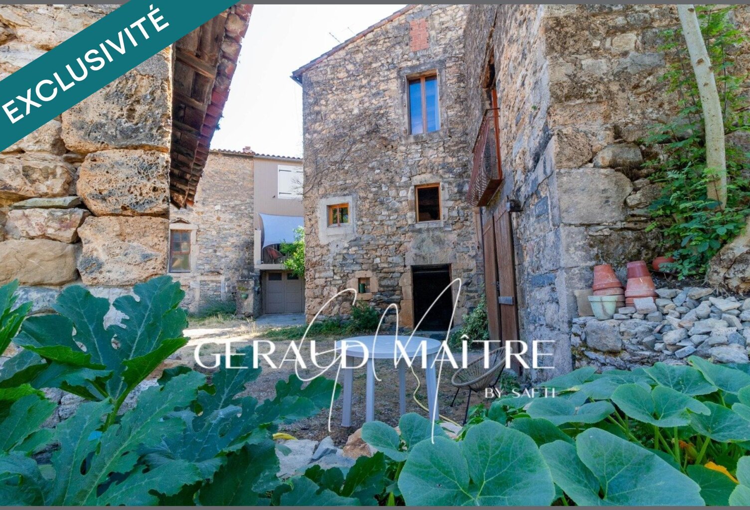 maison de village avec cour, garage et gros potentiel — photo 1