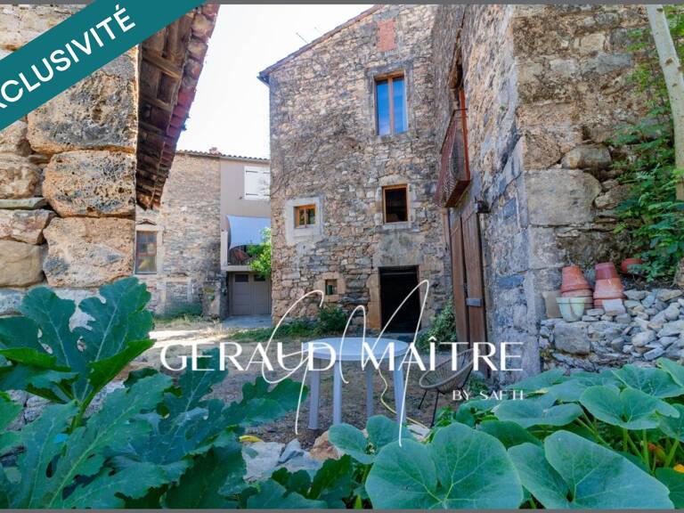 maison de village avec cour, garage et gros potentiel — photo 1