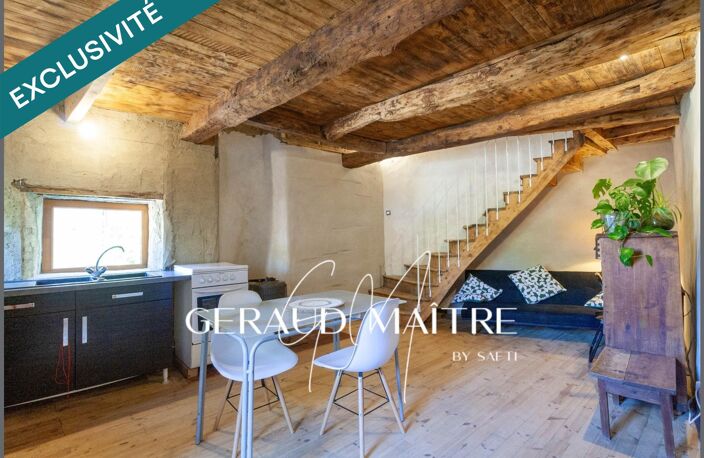maison de village avec cour, garage et gros potentiel — photo 2