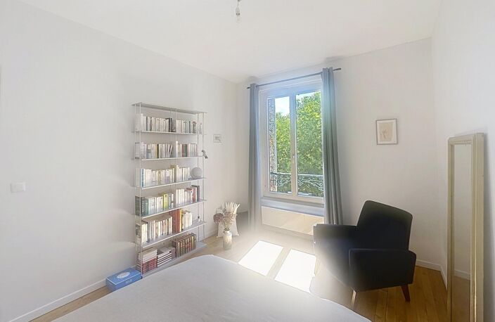 Superbe appartement au 1er étage d'une maison de maître — photo 2