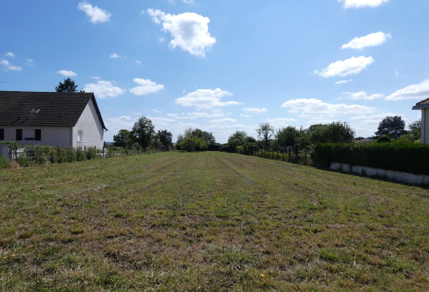 terrain constructible 2400m2 — photo 1