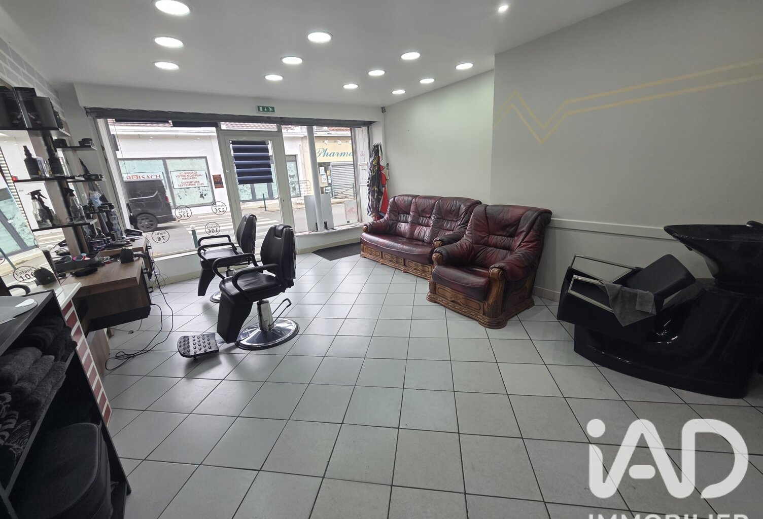Vente Boutique/Local commercial 81 m&sup2; — photo 1