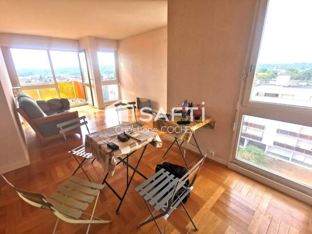 Appartement T3 avec balcon, cave et box en sous-sol à 6mns à pieds de la gare de Melun — photo du bien