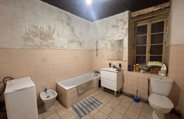 Maison de village à rénover avec jardin et dépendance — photo 4