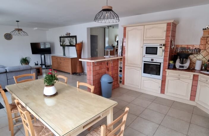 Vente Maison/villa 5 pièces — photo 2